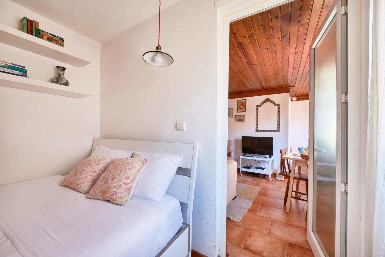 Light Filled Apartment Near Chiado, By Timecooler Lissabon Buitenkant foto
