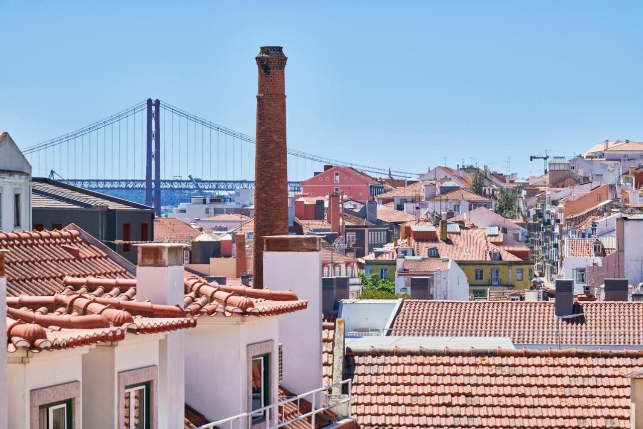 Light Filled Apartment Near Chiado, By Timecooler Lissabon Buitenkant foto
